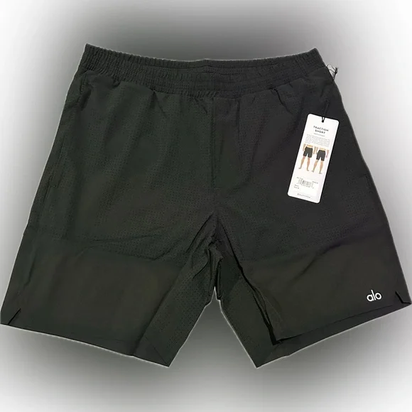 ALO Yoga 7” Traction Short Black - Picture 2 of 4